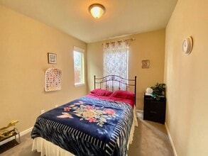 Welcome to the Claremont community in the Renton Highlands! in Renton, WA - Building Photo - Building Photo