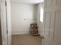 1554 Sarah St photo'