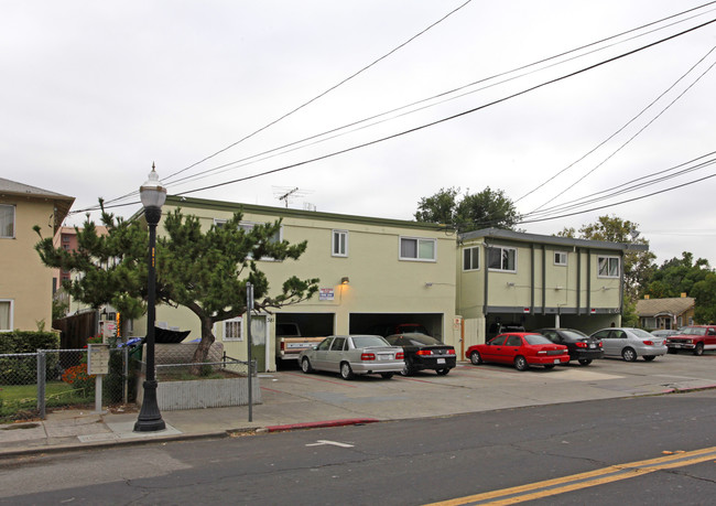 381-385 E William St in San Jose, CA - Foto de edificio - Building Photo