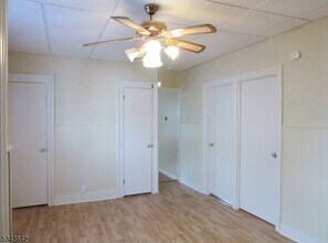 83 Orchard St in Elmwood Park, NJ - Building Photo - Building Photo
