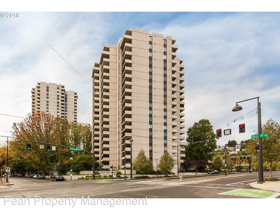 2211 SW 1st Ave-Unit -#1301 in Portland, OR - Building Photo