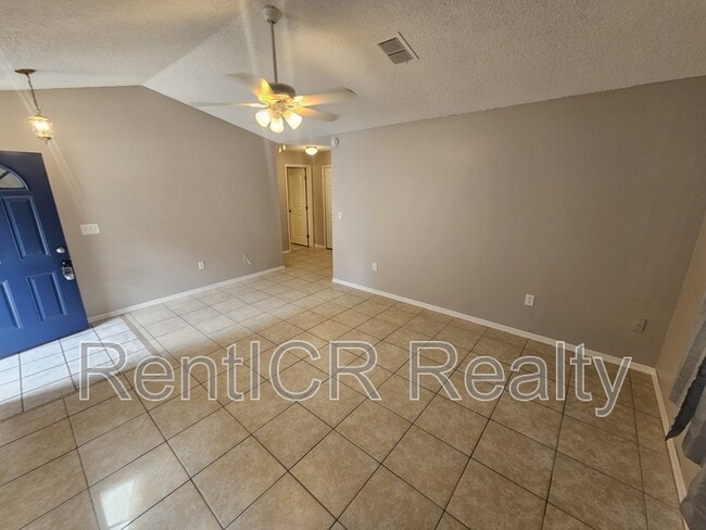 4371 Azora Rd in Spring Hill, FL - Building Photo - Building Photo