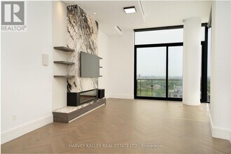 215 Lonsdale Rd in Toronto, ON - Building Photo - Building Photo