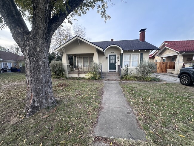 property at 215 N Washington St