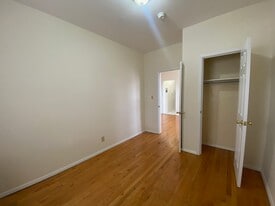 45-47 Newkirk St in Jersey City, NJ - Building Photo