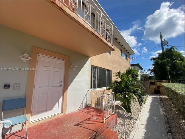 8125 Hawthorne Ave in Miami Beach, FL - Building Photo - Building Photo