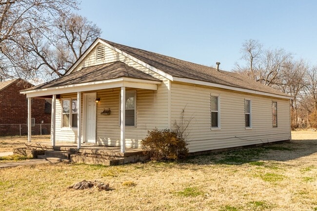 715 E Queen Pl in Tulsa, OK - Building Photo - Building Photo