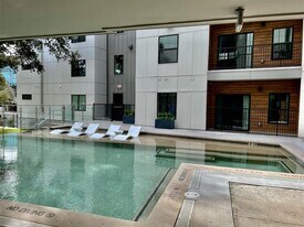 2500 Longview St in Austin, TX - Building Photo