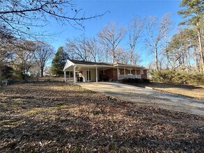 1648 Hammond Woods Cir SW in Marietta, GA - Building Photo - Building Photo