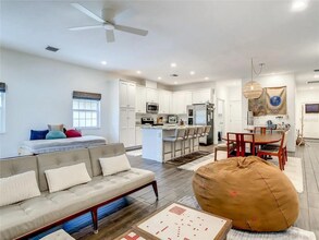 902 8th Ave NW in Largo, FL - Building Photo - Building Photo