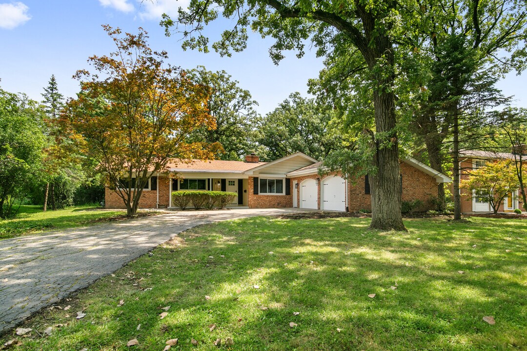 5 Danube Way in Olympia Fields, IL - Building Photo
