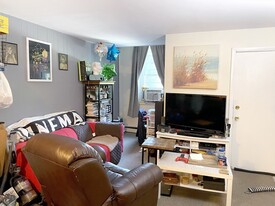 39 Garrison Rd, Unit B in Brookline, MA - Building Photo