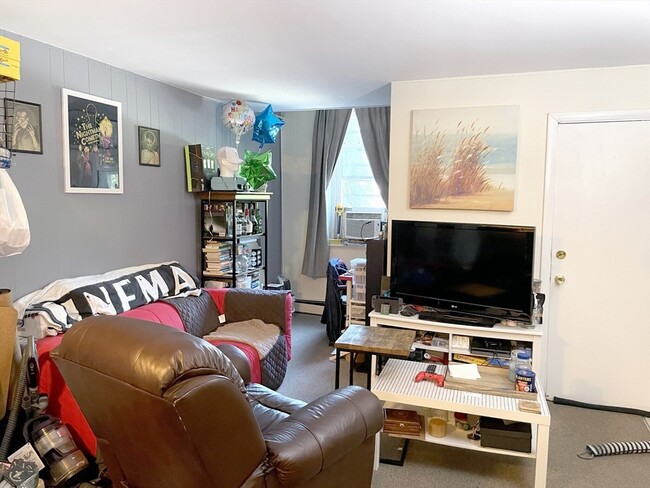 39 Garrison Rd, Unit B