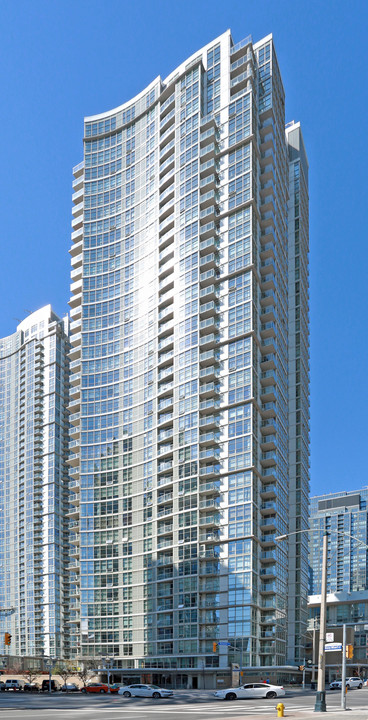 Harbourview Estates 1 in Toronto, ON - Building Photo