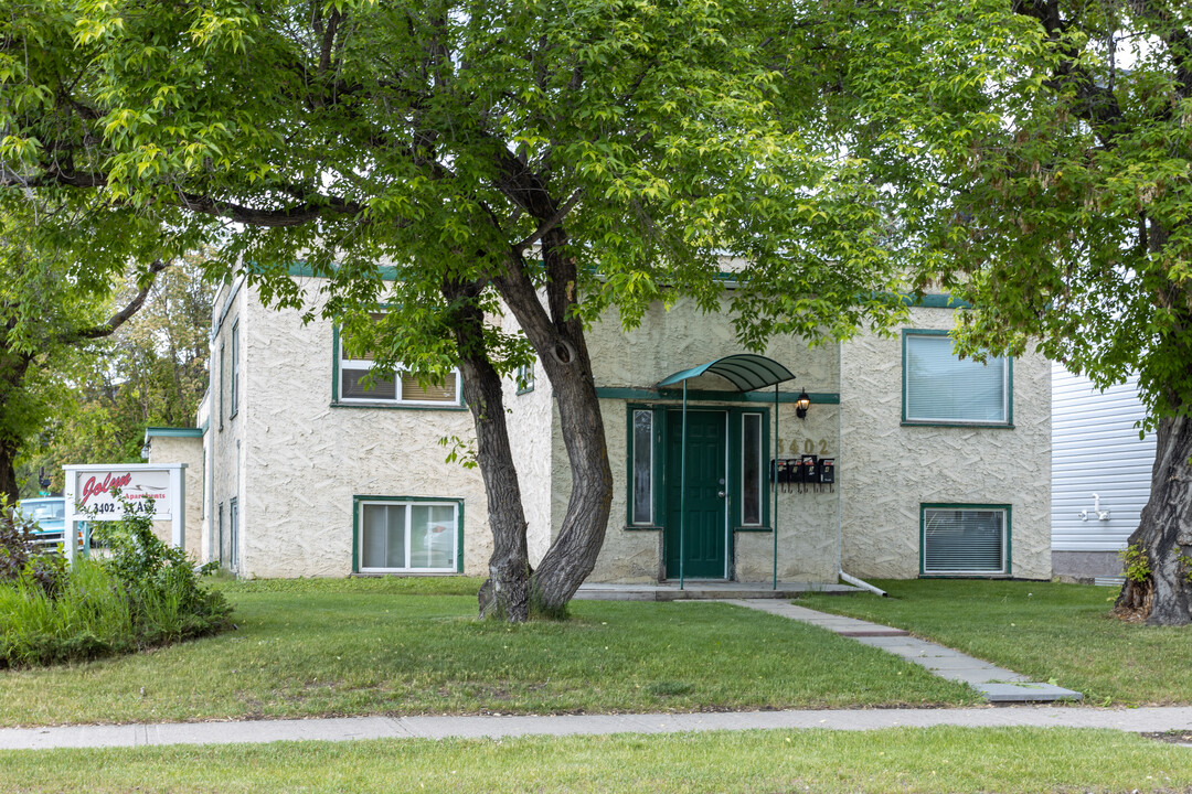 Jolyn Apartments in Red Deer, AB - Building Photo