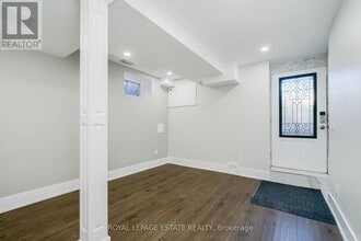 141 S Edgely Ave in Toronto, ON - Building Photo - Building Photo