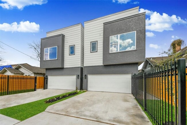 3033 Dennis St in Houston, TX - Building Photo - Building Photo