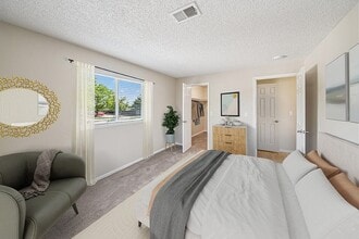Rock Peak on Sunset Apartments in Longmont, CO - Foto de edificio - Building Photo
