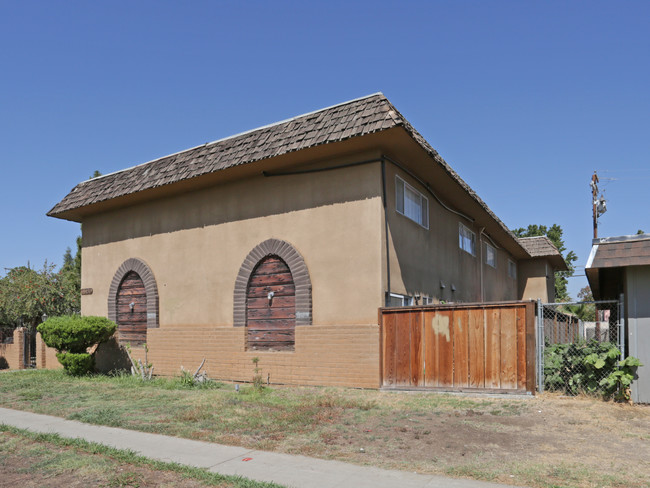 3385 E Fairmont Ave in Fresno, CA - Foto de edificio - Building Photo