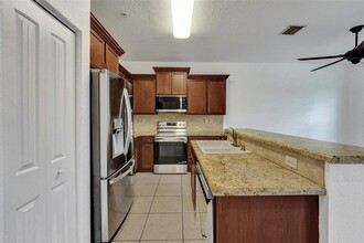 152 SW 7th Ct in Pompano Beach, FL - Building Photo - Building Photo