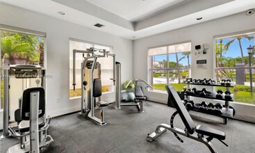 4560 NW 107th Ave, Unit 104 in Doral, FL - Building Photo - Building Photo