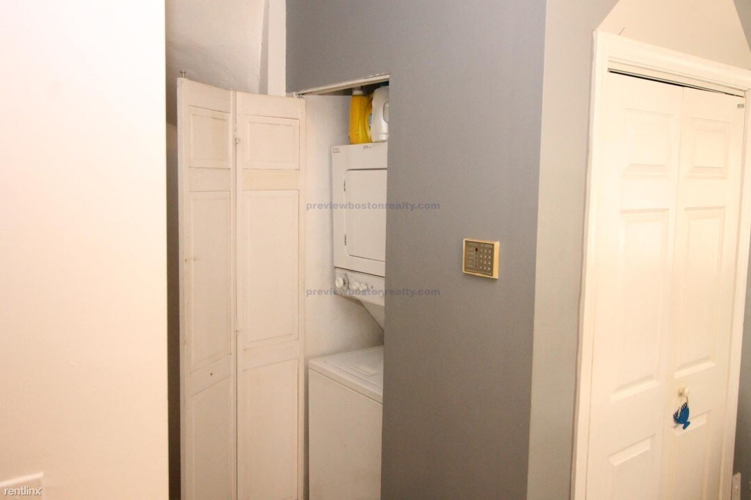 63 Monastery Rd-Unit -APT# N/A-M in Boston, MA - Building Photo