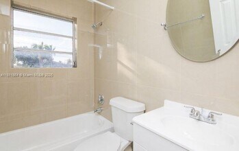 309 Phippen Waiters Rd in Dania Beach, FL - Building Photo - Building Photo