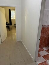 360 NW 58th Ave, Unit Apartment/in law Qtr in Miami, FL - Building Photo - Building Photo