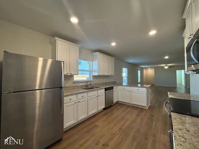208 Silvercrest Ln in Jarrell, TX - Building Photo - Building Photo