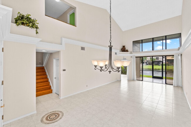 5465 Monterey Cir