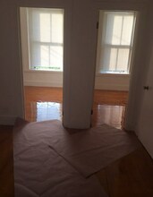 4 Adella Pl, Unit 1 in Boston, MA - Foto de edificio - Building Photo