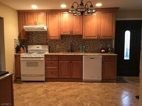 503 Downer St in Westfield, NJ - Building Photo - Building Photo