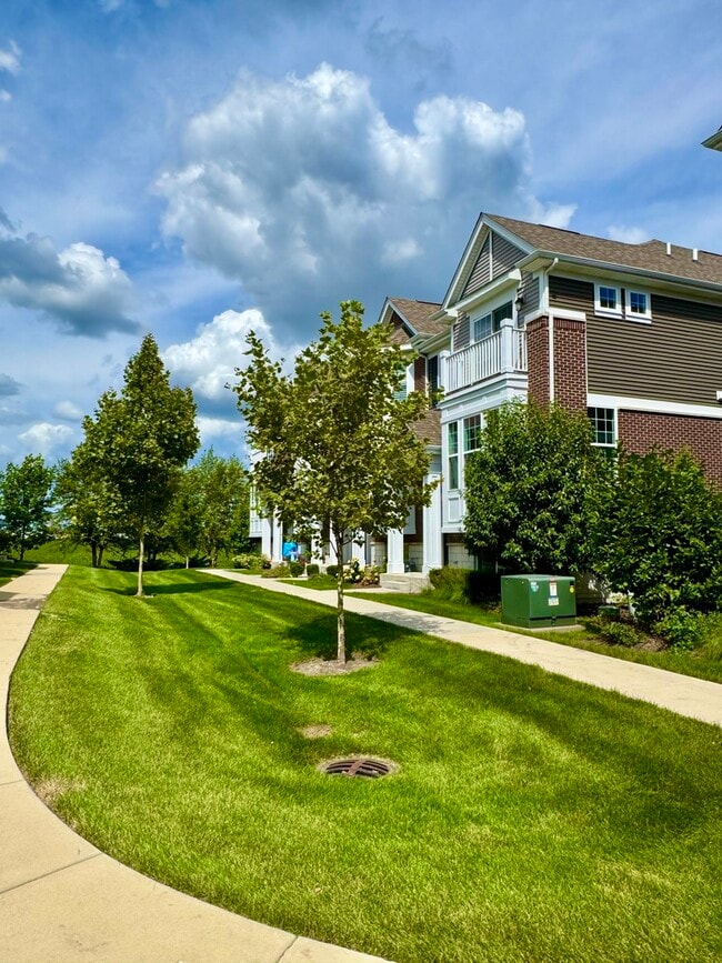 4431 Monroe Ct in Naperville, IL - Building Photo - Building Photo