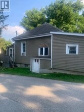 22 Fyfe Ave in Woodstock, ON - Building Photo - Building Photo