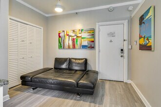 3700 Collins Ave in Miami, FL - Building Photo - Building Photo