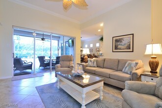 16208 Parque Ln in Naples, FL - Foto de edificio - Building Photo