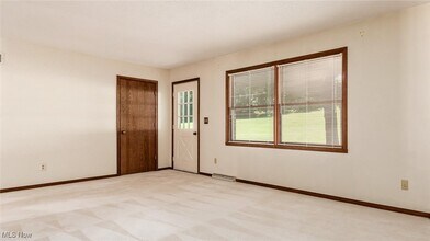 5650 Dillon Hills Dr in Nashport, OH - Building Photo - Building Photo