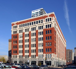 Polk Street Station in Chicago, IL - Foto de edificio - Building Photo