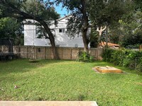 365 NE 87th St in El Portal, FL - Building Photo - Building Photo