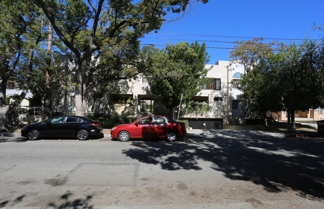 Raleigh Court Apartments in Glendale, CA - Foto de edificio - Building Photo