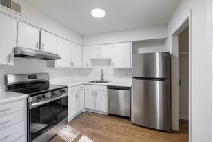 Harbour Landing in Columbia, SC - Building Photo