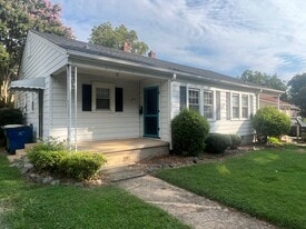 205-207 Water St in Graham, NC - Building Photo