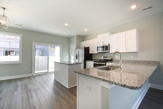 323 Starfish Ln in Sneads Ferry, NC - Building Photo - Building Photo