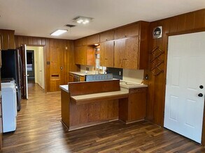 1210 Brazos St in Rosenberg, TX - Building Photo - Building Photo