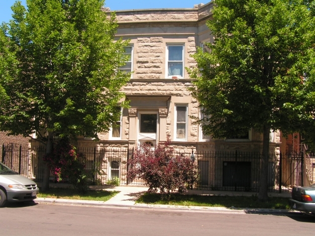 3256 W Beach Ave in Chicago, IL - Foto de edificio