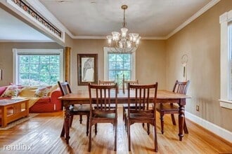 1038 S Candler St in Decatur, GA - Foto de edificio - Building Photo