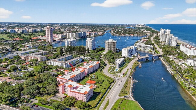 1040 Banyan Rd in Boca Raton, FL - Building Photo - Building Photo