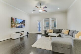 11921 Terraza Cir in Austin, TX - Building Photo - Building Photo