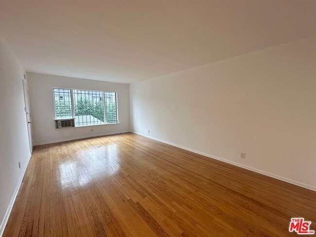 1000 N Orange Grove Ave in West Hollywood, CA - Building Photo - Building Photo