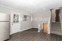 517 Village Ln photo'